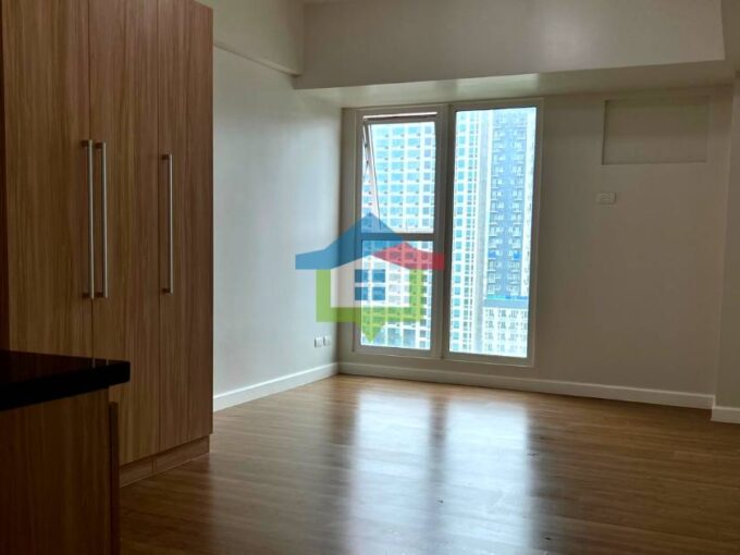 Solinea Studio Unit with Parking For Sale